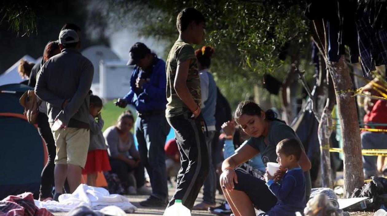 México deportó 98 migrantes que protagonizaron trifulca en frontera con EE.UU.