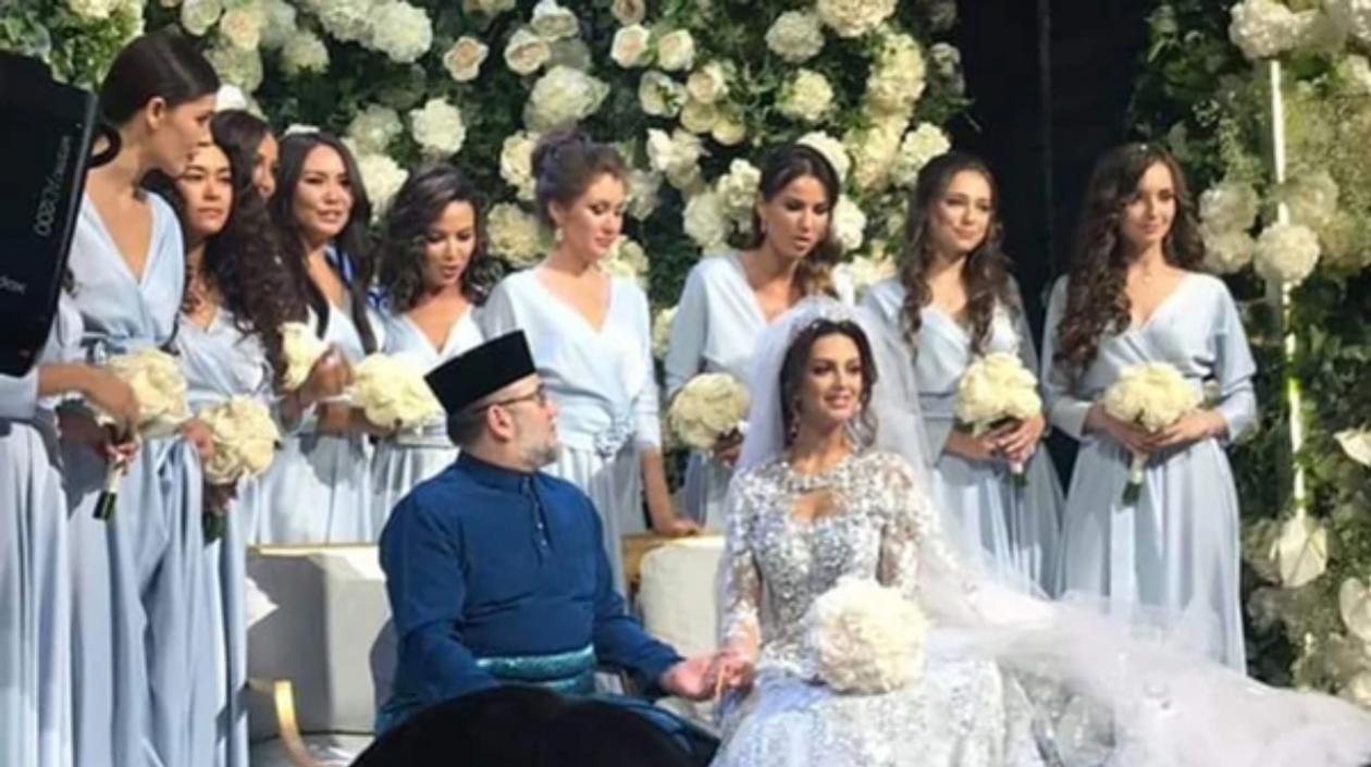 Oksana Voevodina y Mohamed V de Kelantan en su boda.