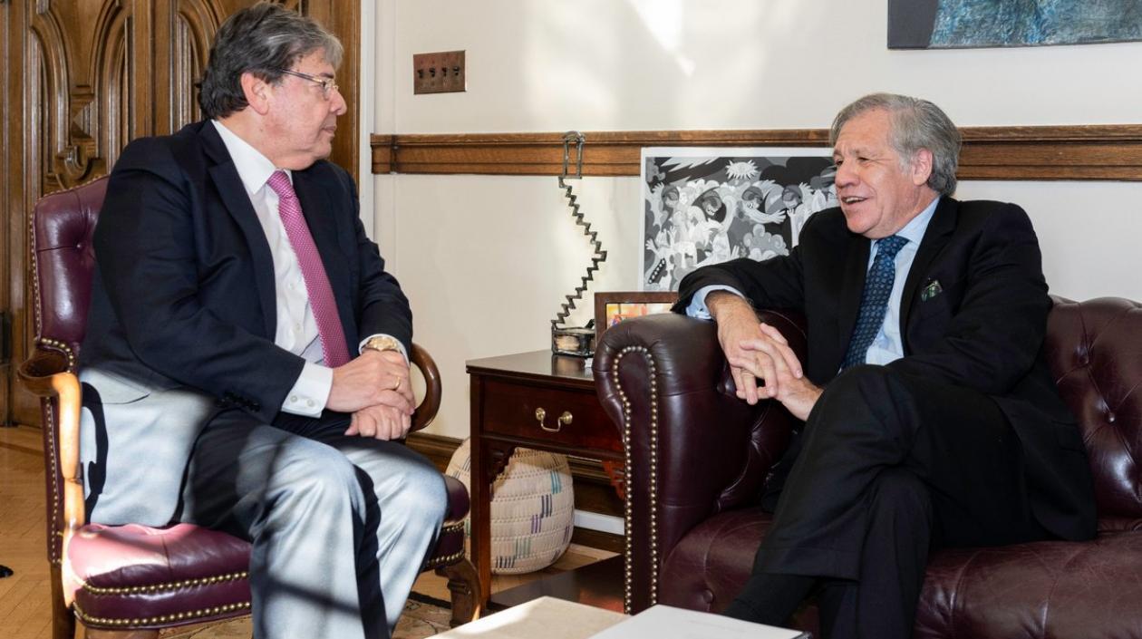 El Canciller Carlos Holmes Trujillo y el secretario general de la OEA, Luis Almagro.