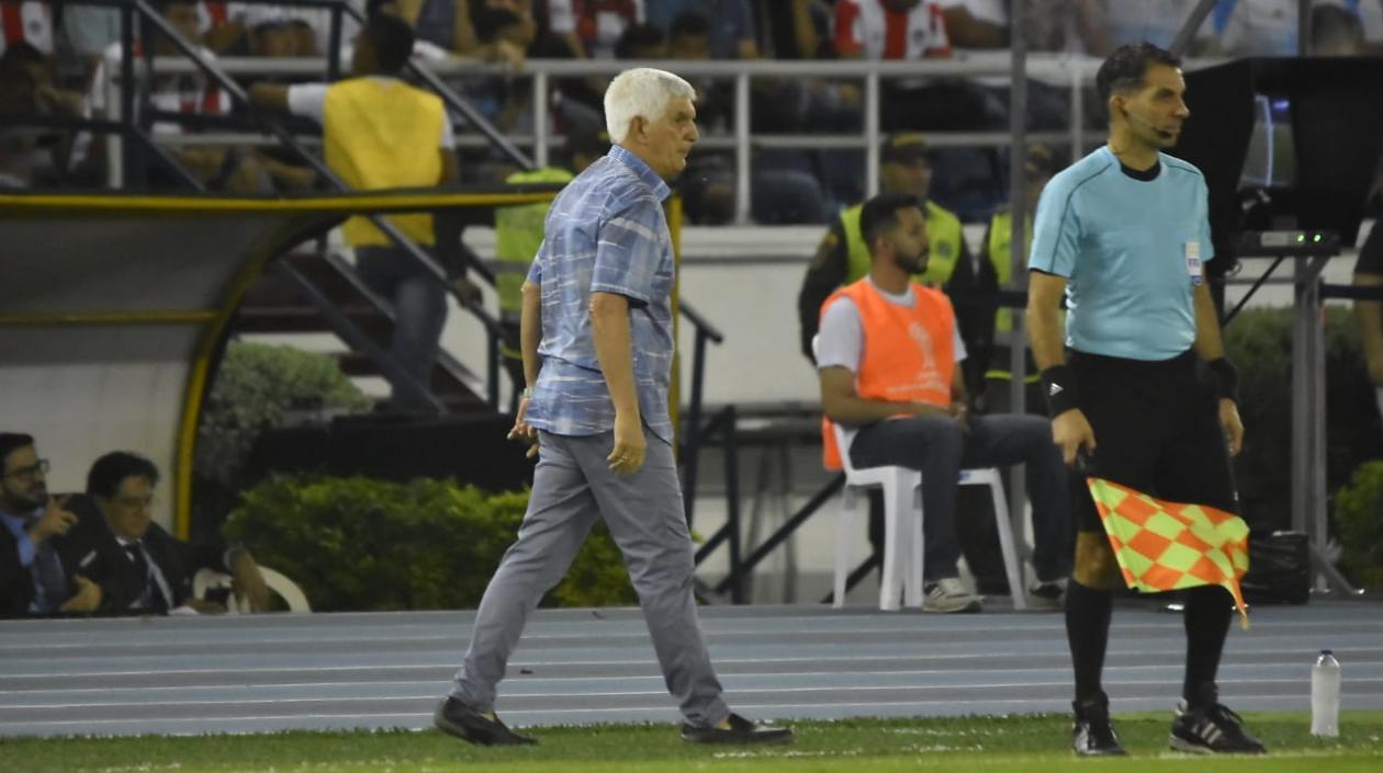 El técnico de Junior, Julio Comesaña.