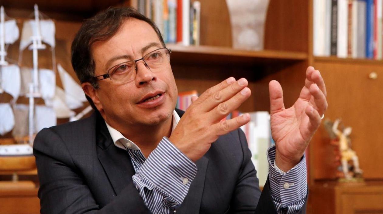 El senador Gustavo Petro.