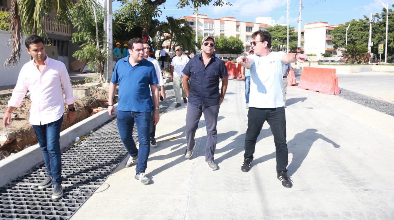 El alcalde Alejandro Char reabriendo la calle 82 con 51B.