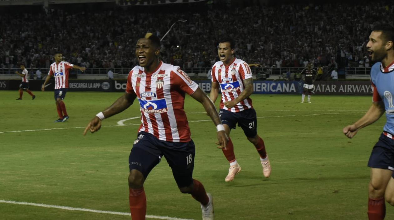 Yony González empató el partido para Junior.