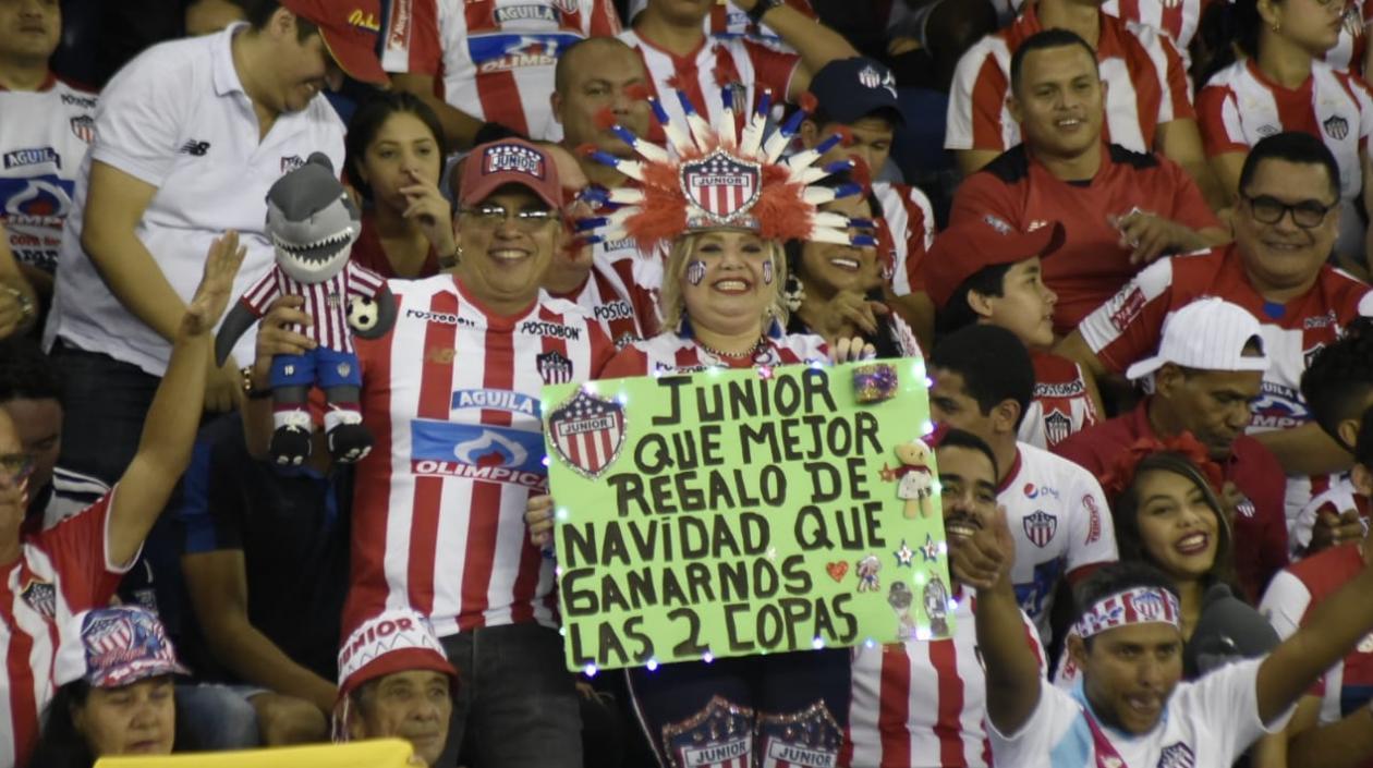 Hincha del Junior, calentando motores.