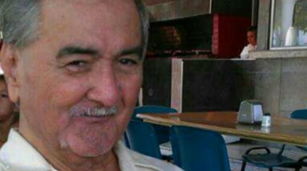 El maestro Adolfo Echeverría.