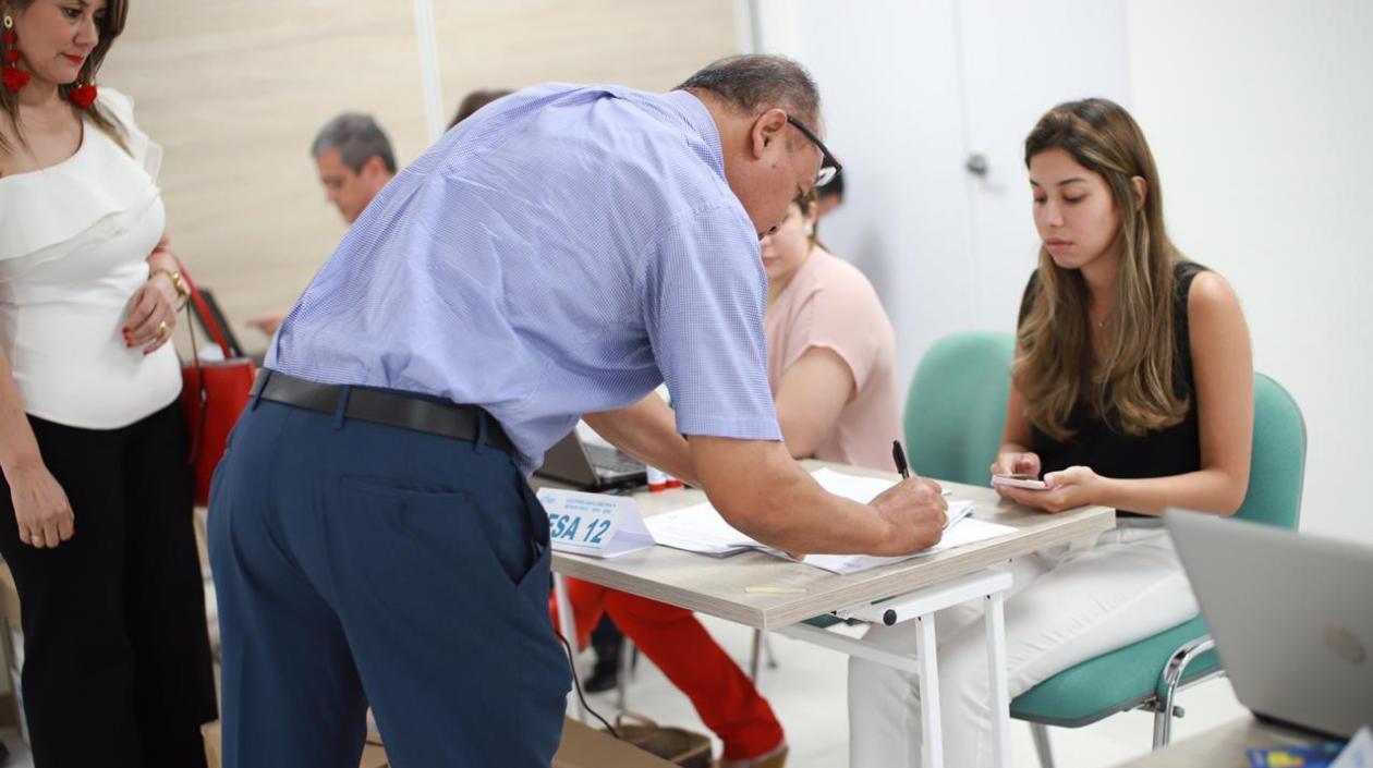 Cámara de Comercio dispuso 17 mesas de votación.