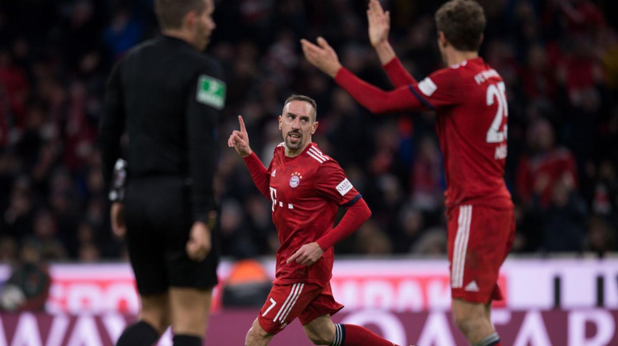 Frank Ribery celebra su anotación. 