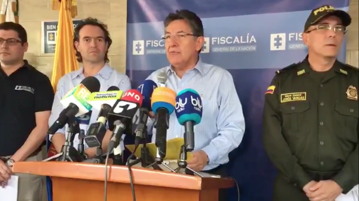 El alcalde de Medellín, Federico Gutiérrez, el Fiscal General, Néstor Humberto Martínez y el director de la Dijin, Jorge Luis Vargas.