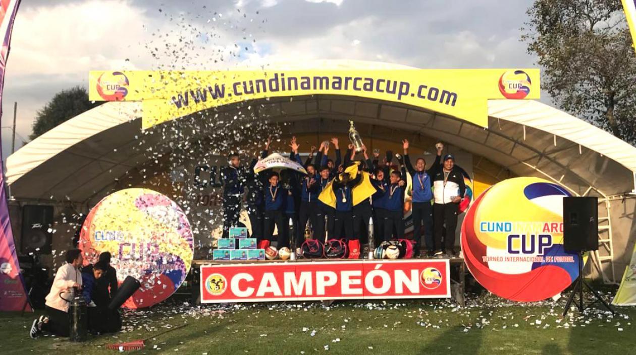 Jugadores de Killa FC durante la celebración.