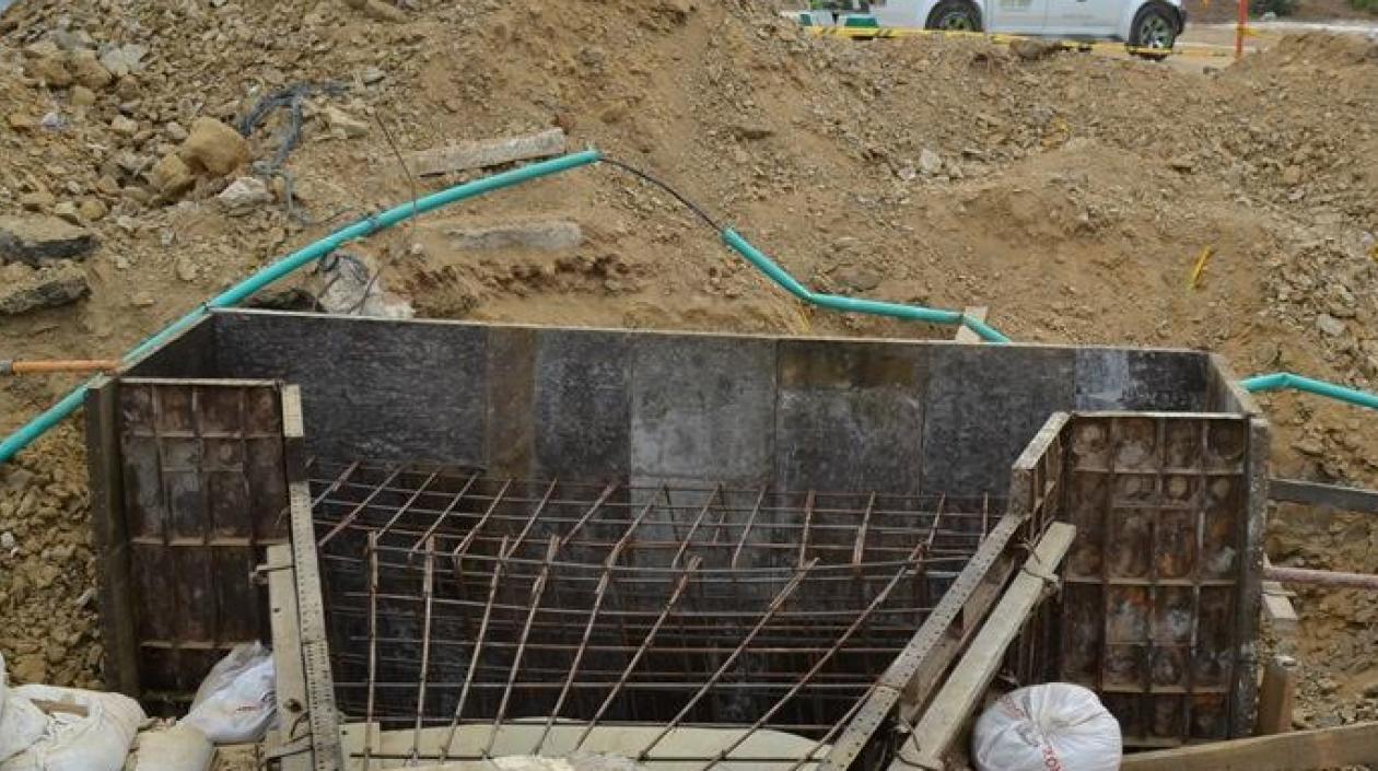 Técnicos instalarán una válvula reguladora de presión y sus accesorios en la calle 110 con la carrera 9G. 