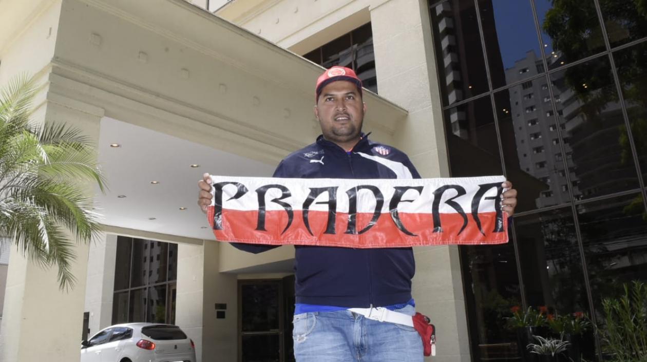 Gabriel Vallejo, uno de los hinchas del Frente Rojiblanco Sur, que viajó a Brasil a apoyar a Junior.