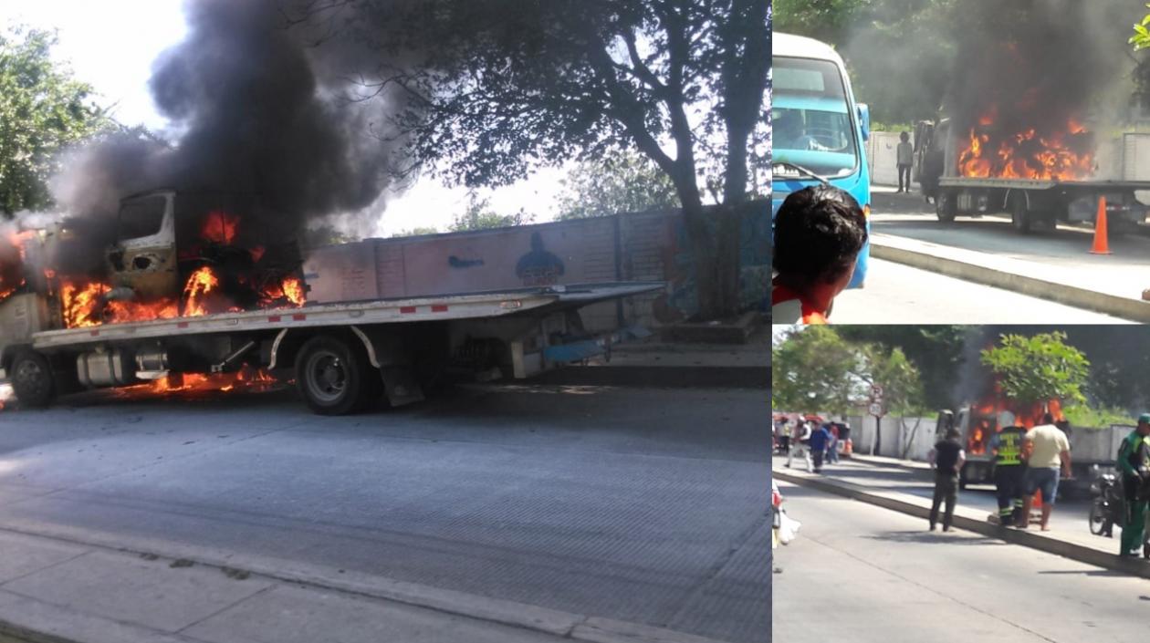 Momento del incendio del motocarro, las motos y la grúa.