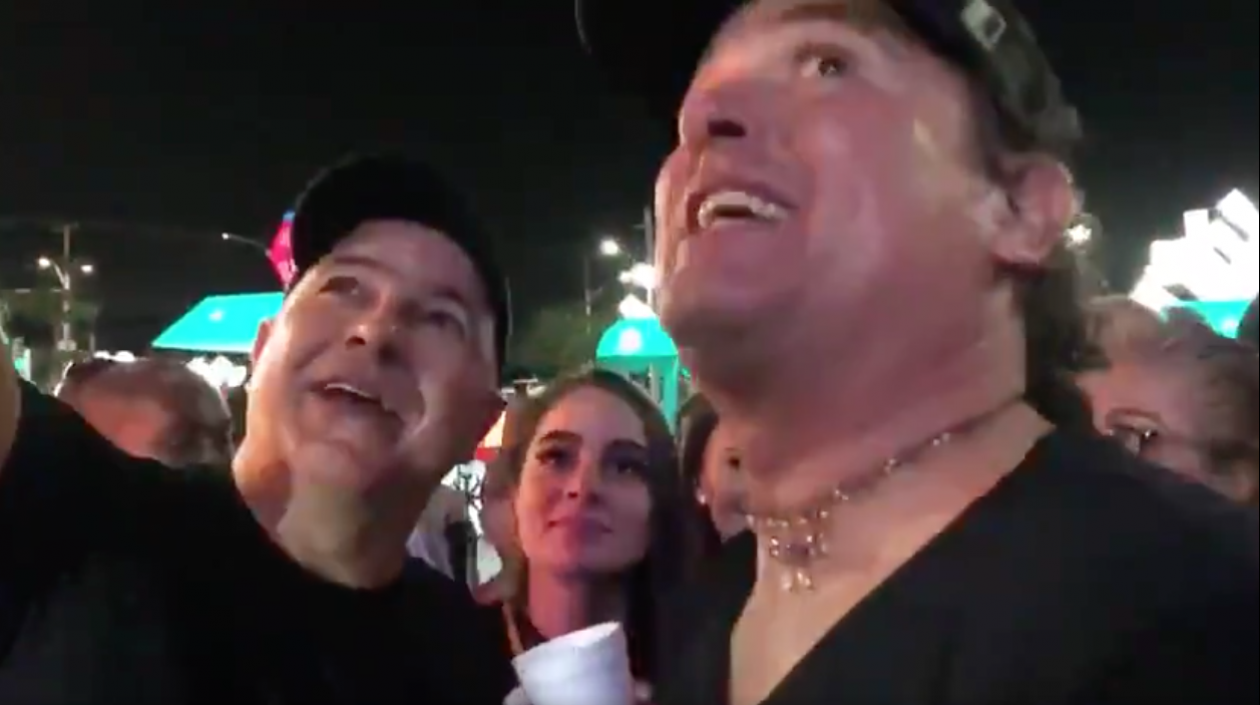 Christian Daes, COO de Tecnoglass y Carlos Vives.