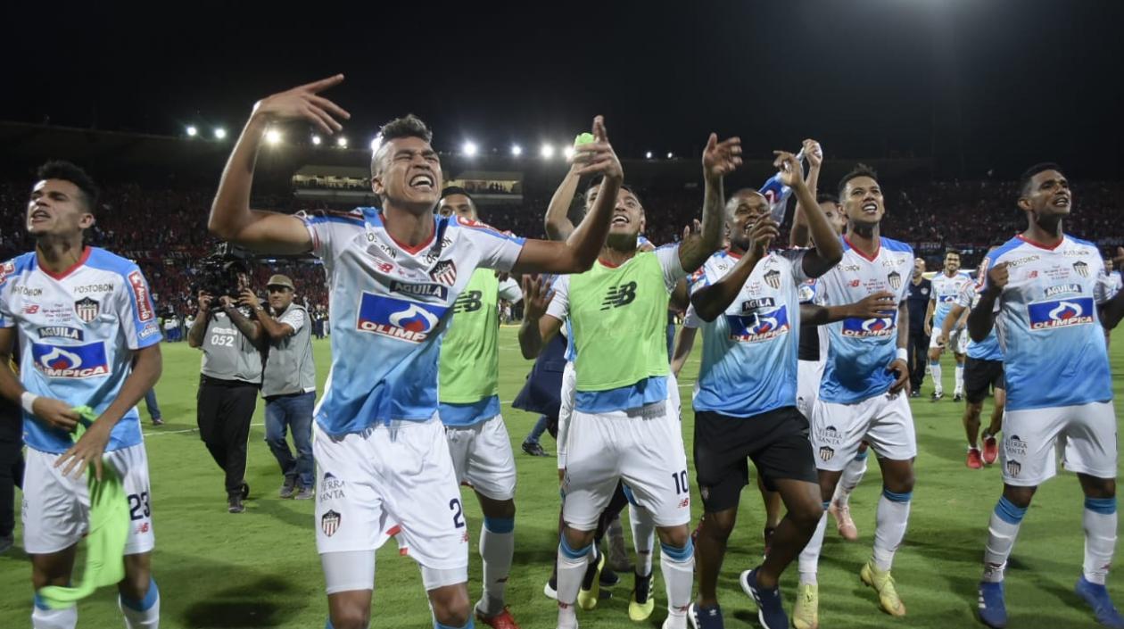 Junior de Barranquilla celebra su octava estrella y Barranquilla llora de alegría por esta victoria.