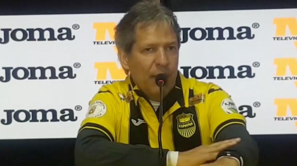 Carlos 'Piscis' Restrepo, técnico de Real España de Honduras.
