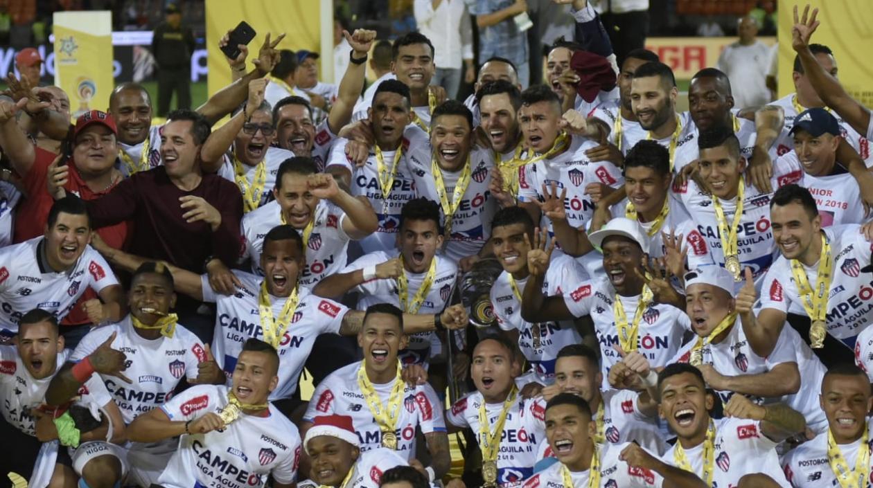 Jugadores de Junior, campeón 2018. 