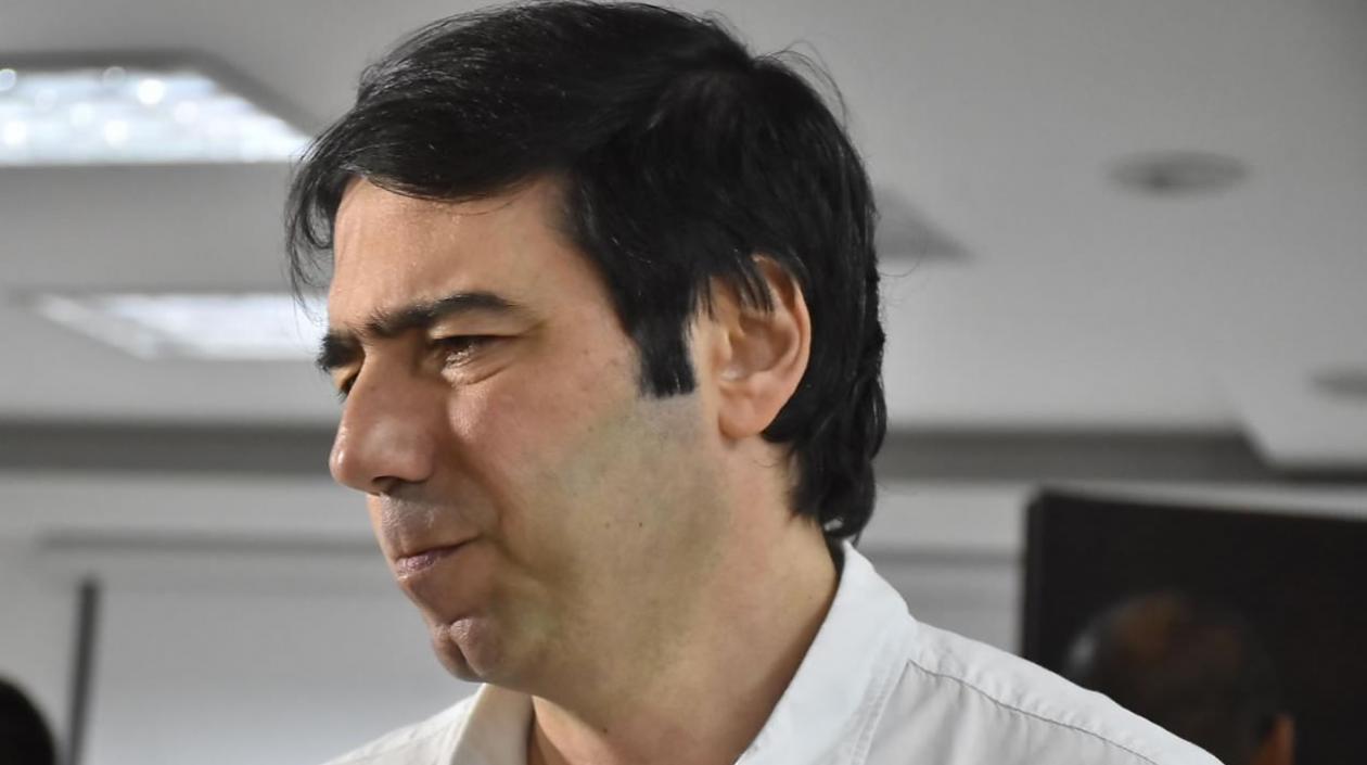 El presidente del equipo tiburón Antonio Char.