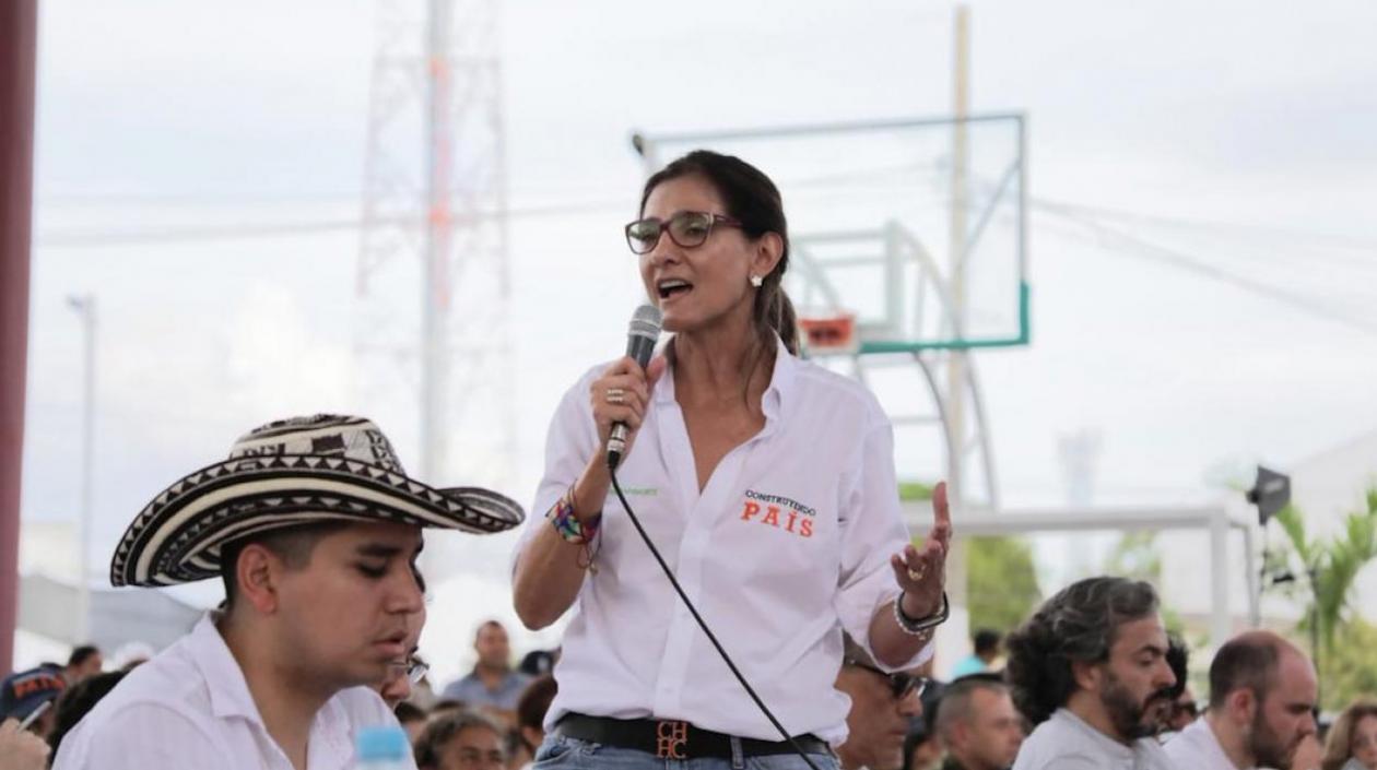 La Ministra de Transporte, Ángela María Orozco. 