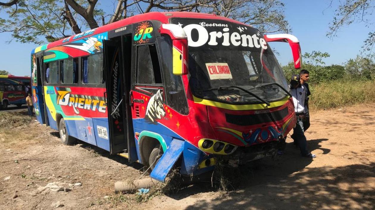 Bus de Cootransoriente accidentado.