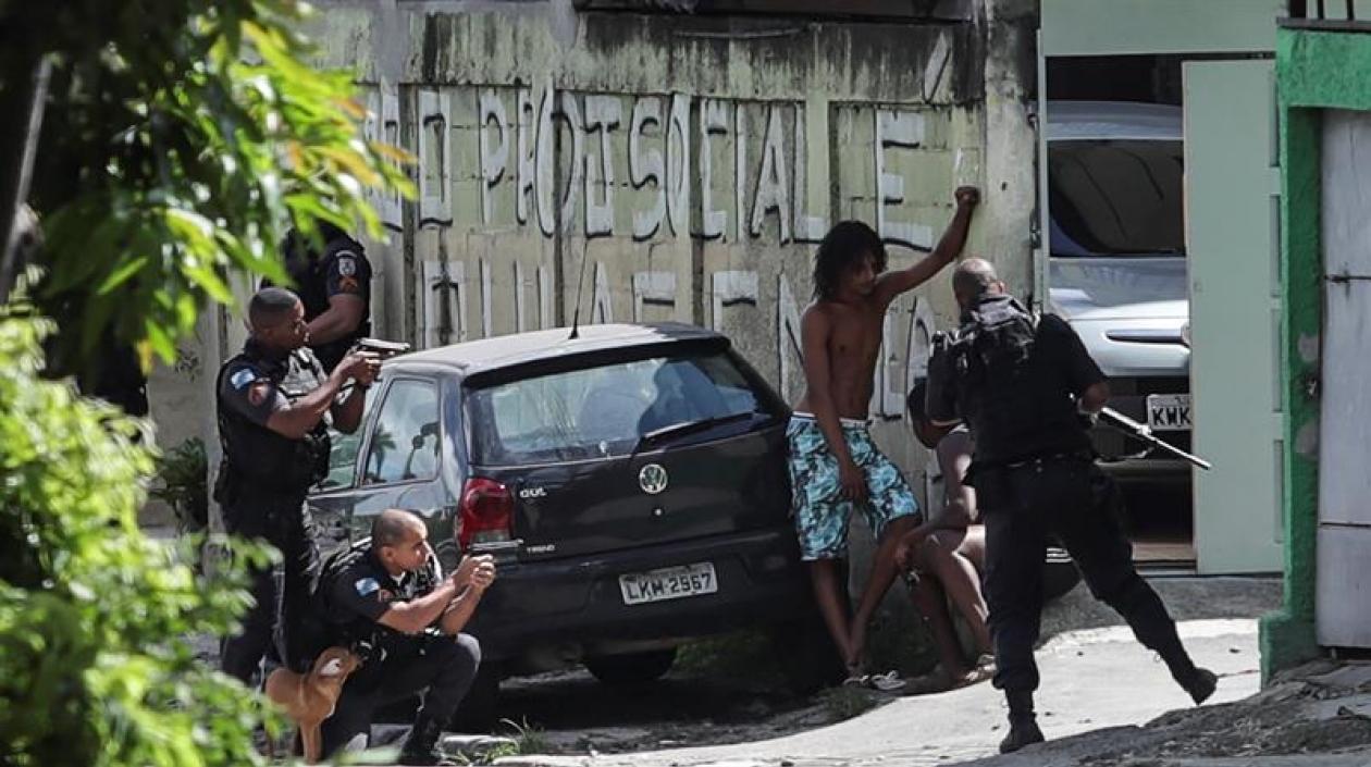 La policía realiza operativos diarios.