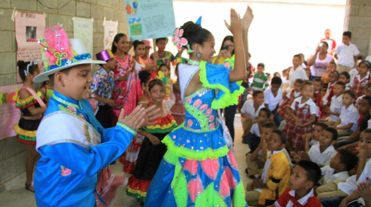 Laura Ospino y Samuel Quintero, reyes del Carnaval de la 44.