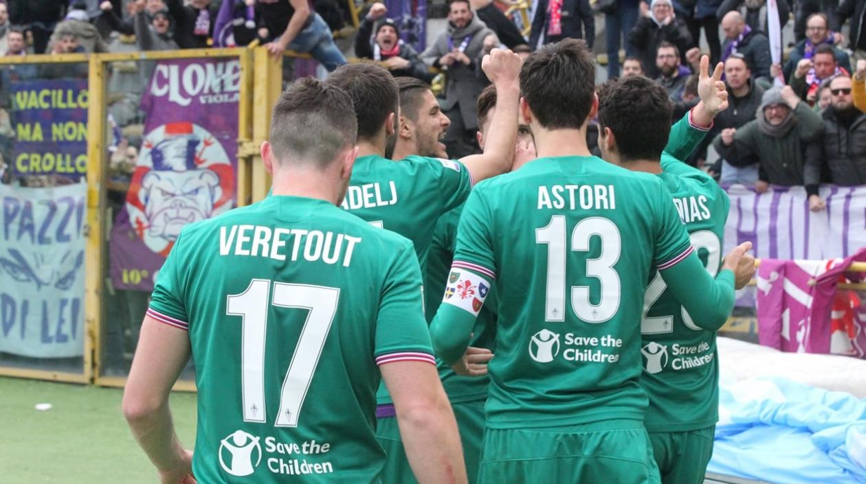 Fiorentina festejó ante Bologna en un partido que tuvo la particularidad de ofrecer dos goles olímpicos.