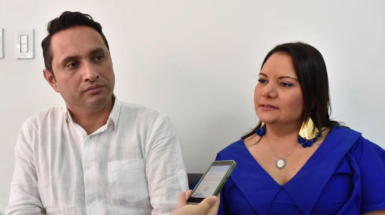 El director de Población Sana de Medimás, Eduardo Dueñas y la gerente de Atlántico, Martha Peñaranda.