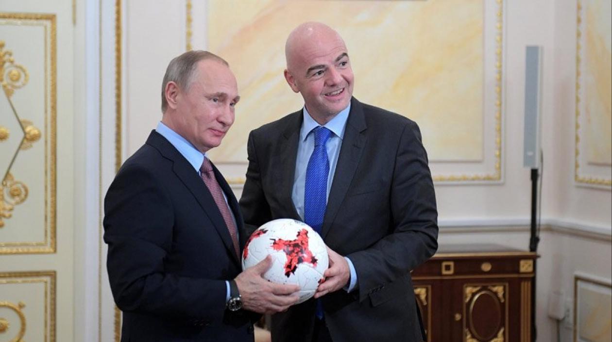 El presidente ruso, Vladímir Putin, y el jefe de la FIFA, Gianni Infantino.