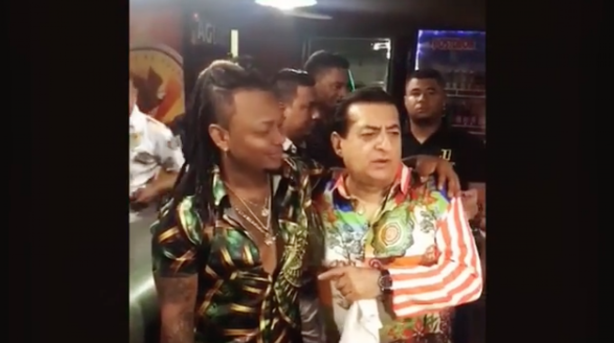 Mr. Black. y Jorge Oñate.