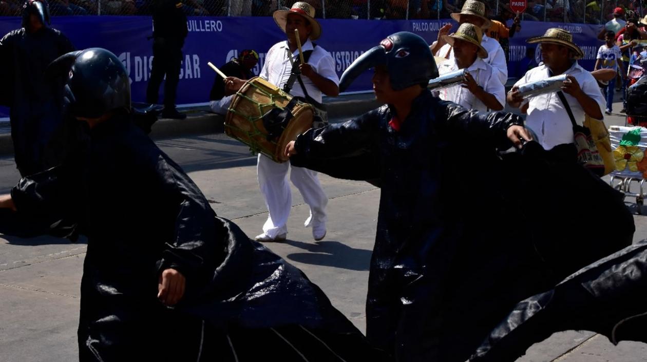 Danza ´Festín del Gallinazo' en la Vía 40.