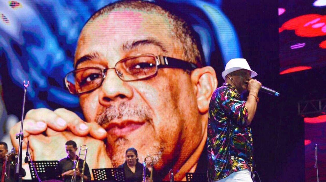 El vocalista Javier Vásquez abrió el homenaje al Grupo Niche.