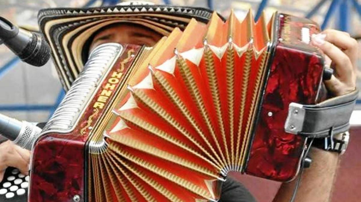 Acordeonero en acción.