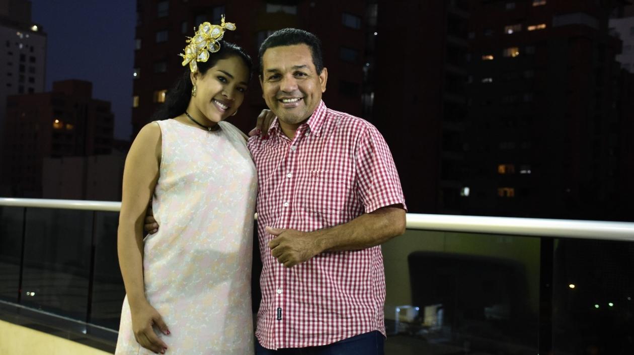 La cantante Eylin Carolina y el director de Cumbia Caribe, Pedro Tapias.