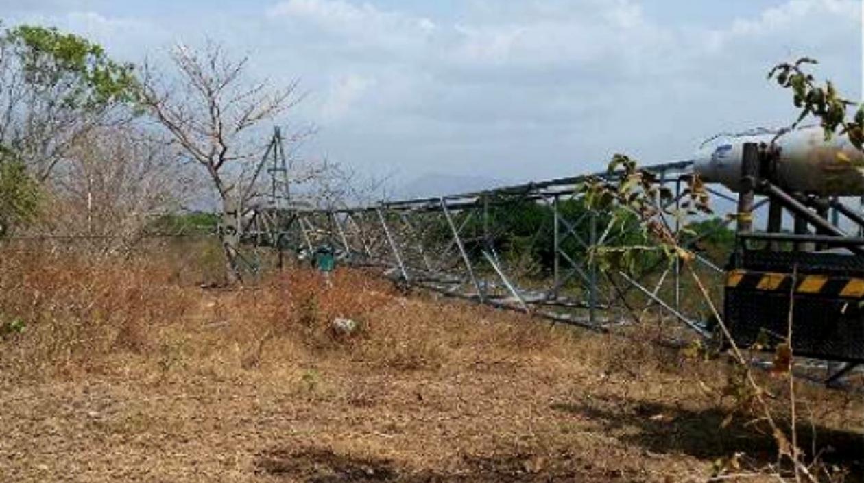 ELN voló dos torres de energía en Cesar y Antioquia.