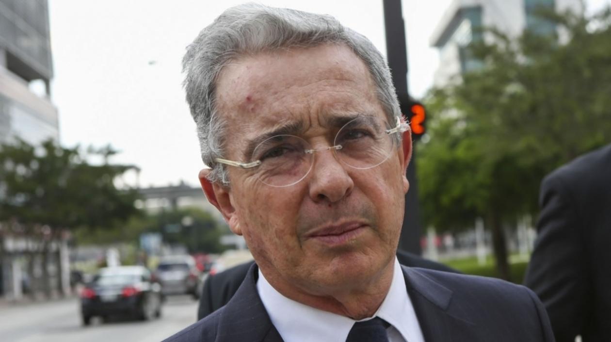 El senador Álvaro Uribe.