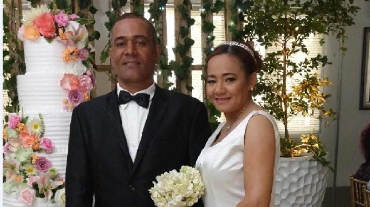 Edward Camilo Vargas y la segundo teniente Civelys Mencia del Rosario