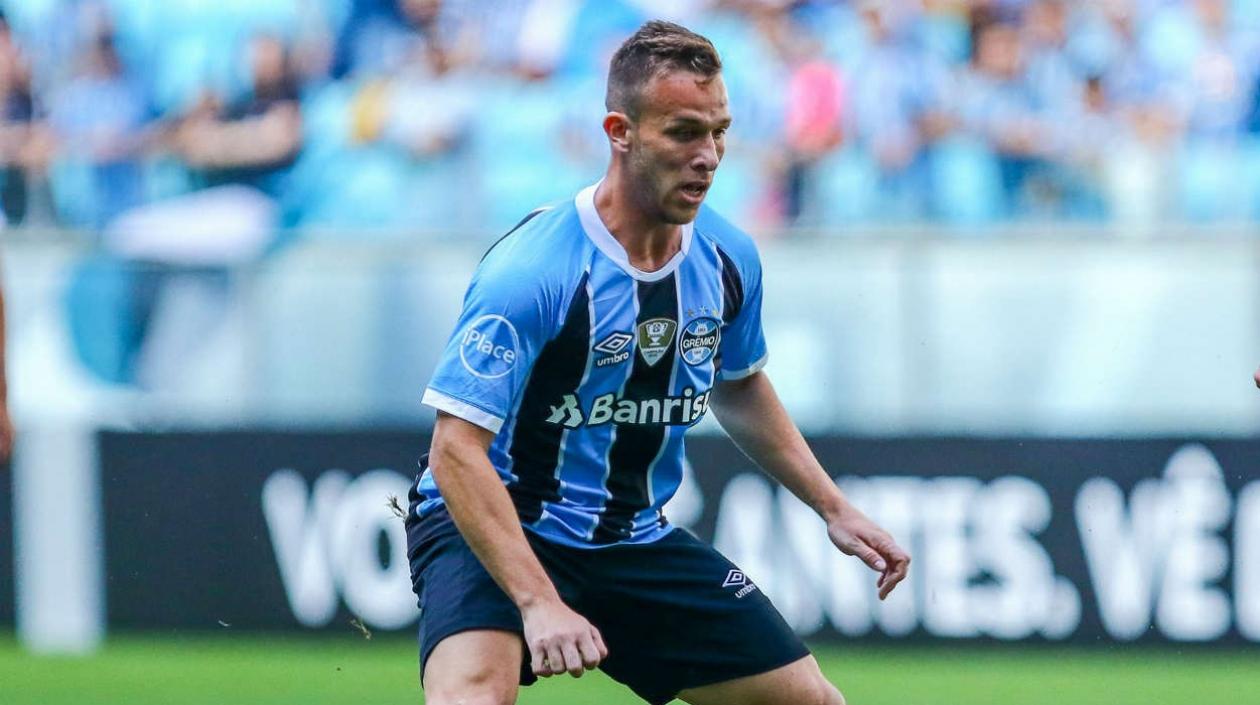 Arthur, jugador brasileño de Gremio. 