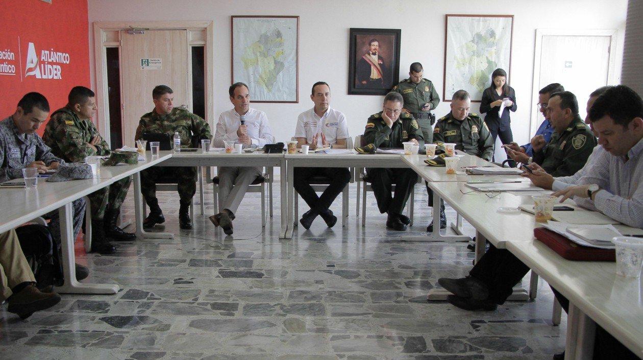 Autoridades pidieron a las personas salir a votar temprano.