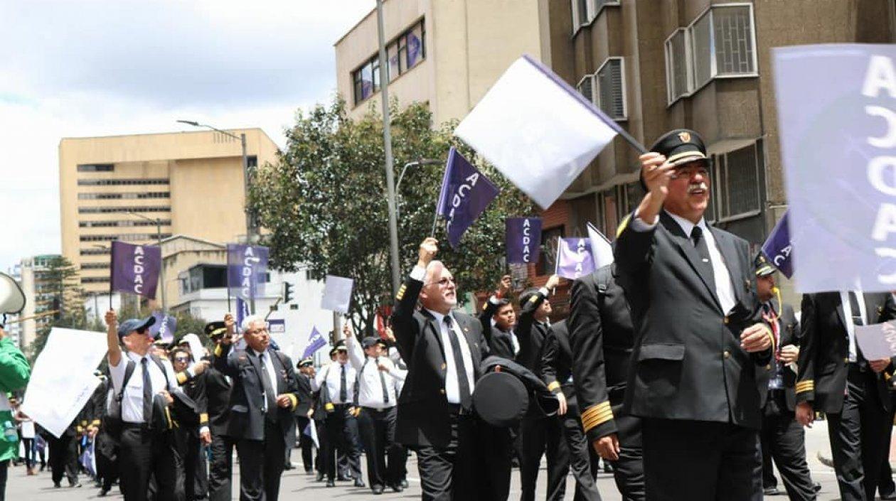 Según la empresa, los procesos buscarán aclarar las presuntas faltas disciplinarias cometidas por los pilotos.