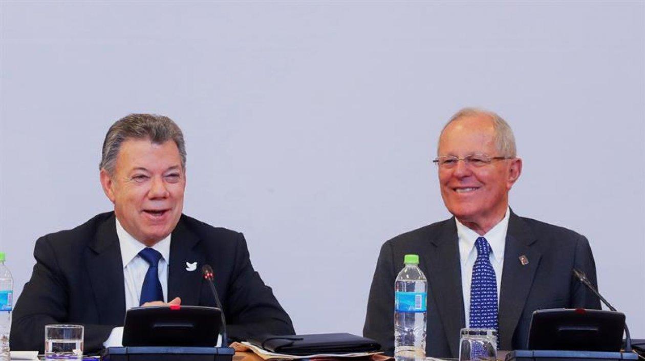 Juan Manuel Santos, presidente de Colombia, y Pedro Pablo Kuczynski, presidente de Perú.