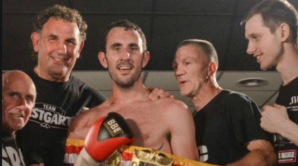 Scott Westgarth con su grupo de trabajo. 