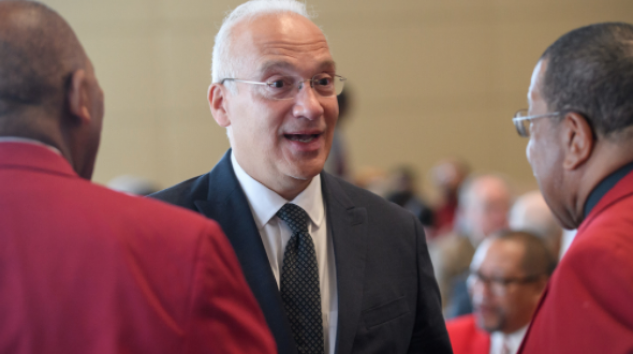  Gonzalo Curiel, juez mexicano-estadounidense.