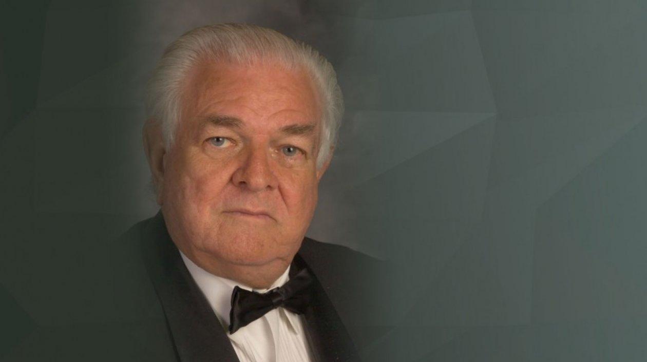 El maestro Alberto Carbonell.