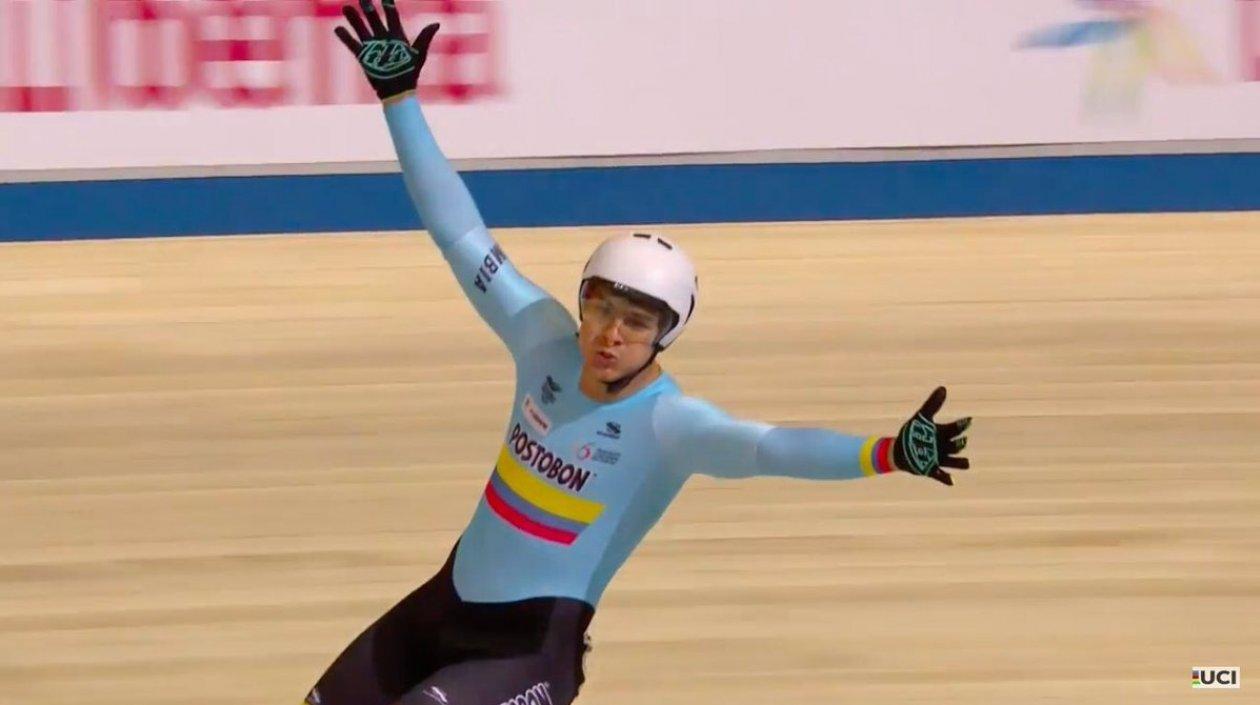 Fabian Puerta celebra tras ganar el oro. 