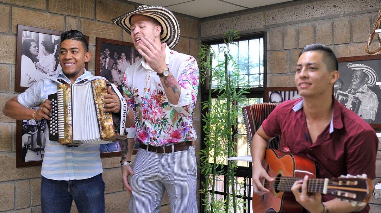 Snorri Eldjárn Hauksson, intérprete islandés de vallenato.