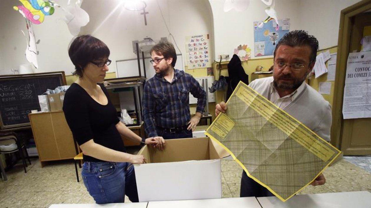 Se han escrutado dos tercios de los votos.