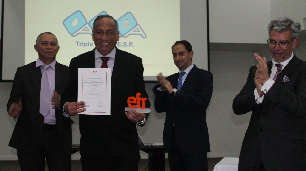 Freddy Socarras, Viceministro de Trabajo; Ramón Hemer, Gerente de Triple A; José Manuel Restrepo, Patrono de Fundación Masfamilia y Rector de la Universidad del Rosario y Roberto Martínez, Director Fundación Masfamilia.   