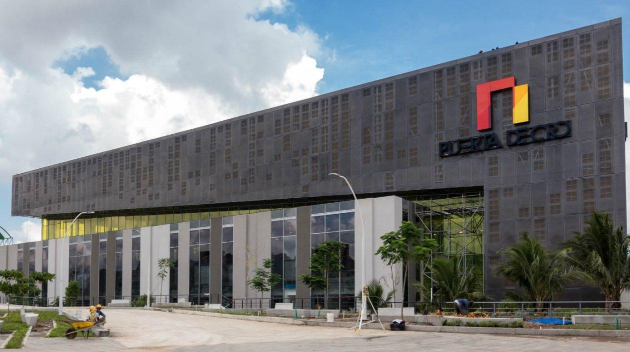 Centro de Convenciones Puerta de Oro. 