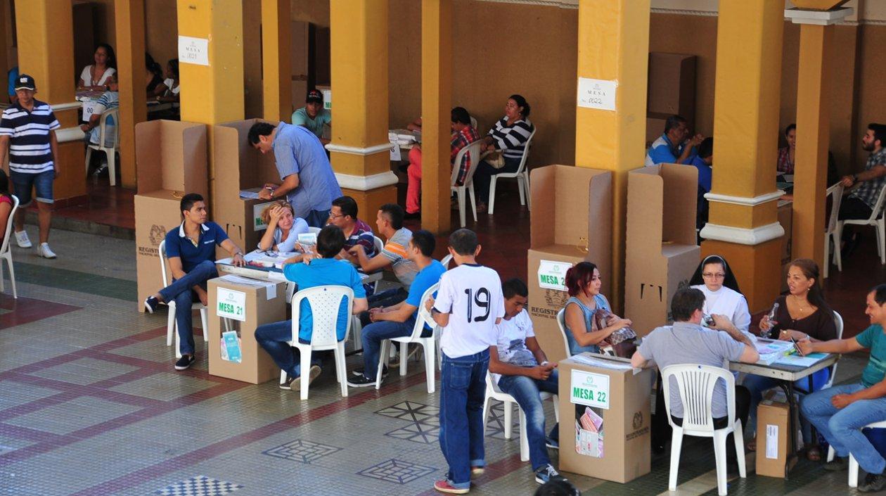 Los jurados solo entregarán las tarjetas a la consulta cuando los ciudadanos las requieran.