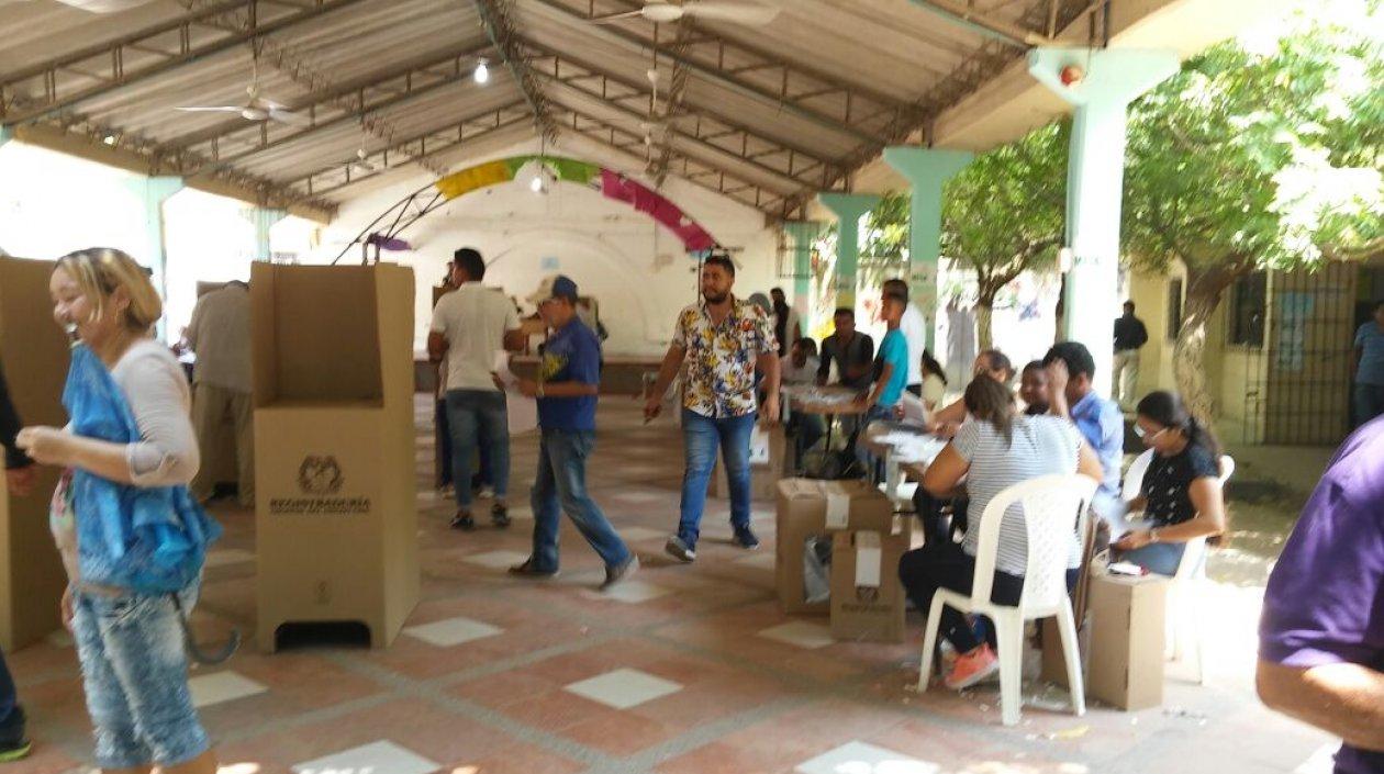 Puesto de votación en el colegio Simón Bolívar de Malambo.